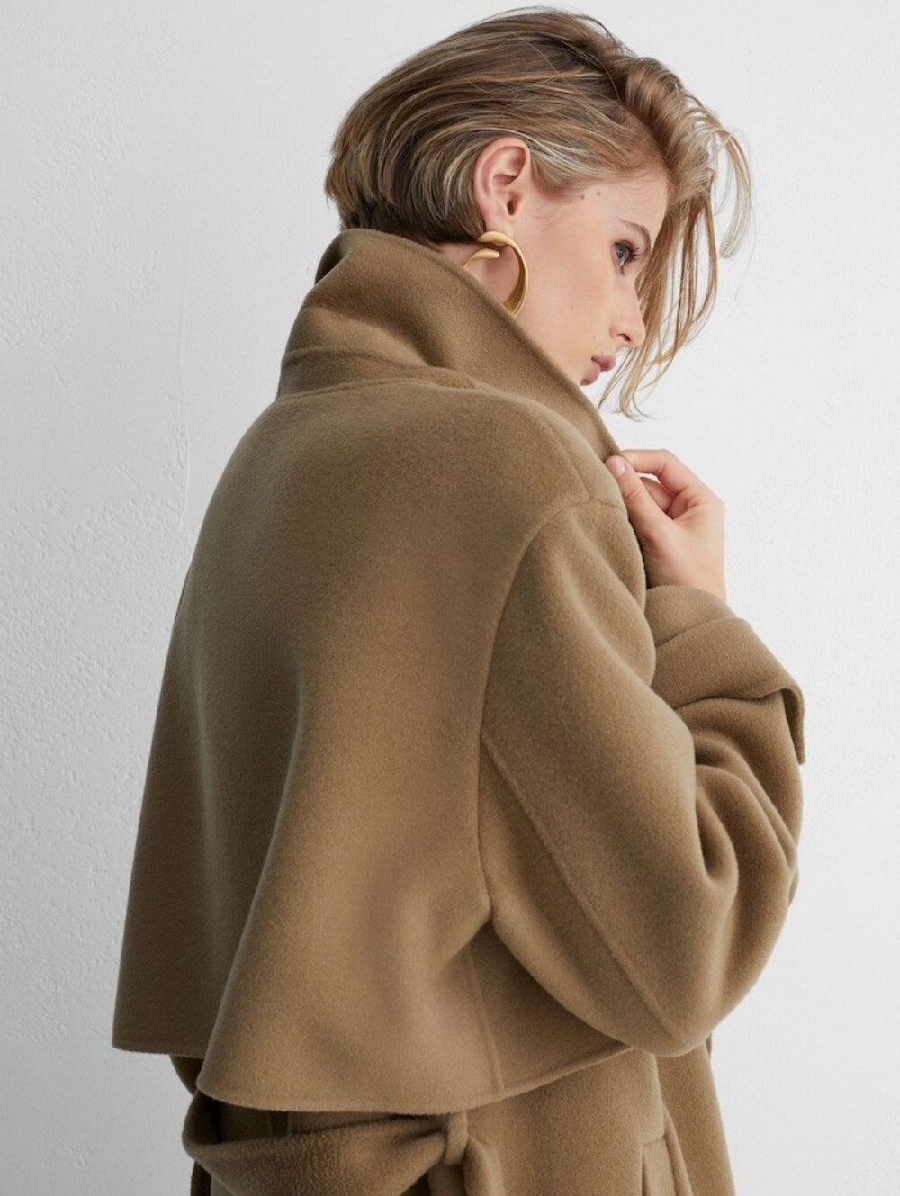 Reiss Arlo Atelier Wool Blindseam Double-Breasted Coat in Khaki - Picture 4 of 16
